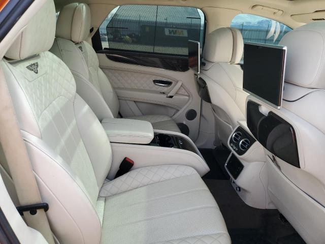 2017 BENTLEY BENTAYGA - SJAAC2ZV7HC014060