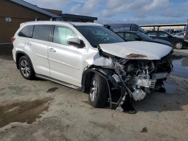 VIN 5TDJKRFH0FS184054 2015 Toyota Highlander, Xle no.4