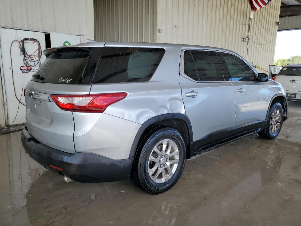 2019 Chevrolet Traverse Ls vin: 1GNERFKW4KJ278873