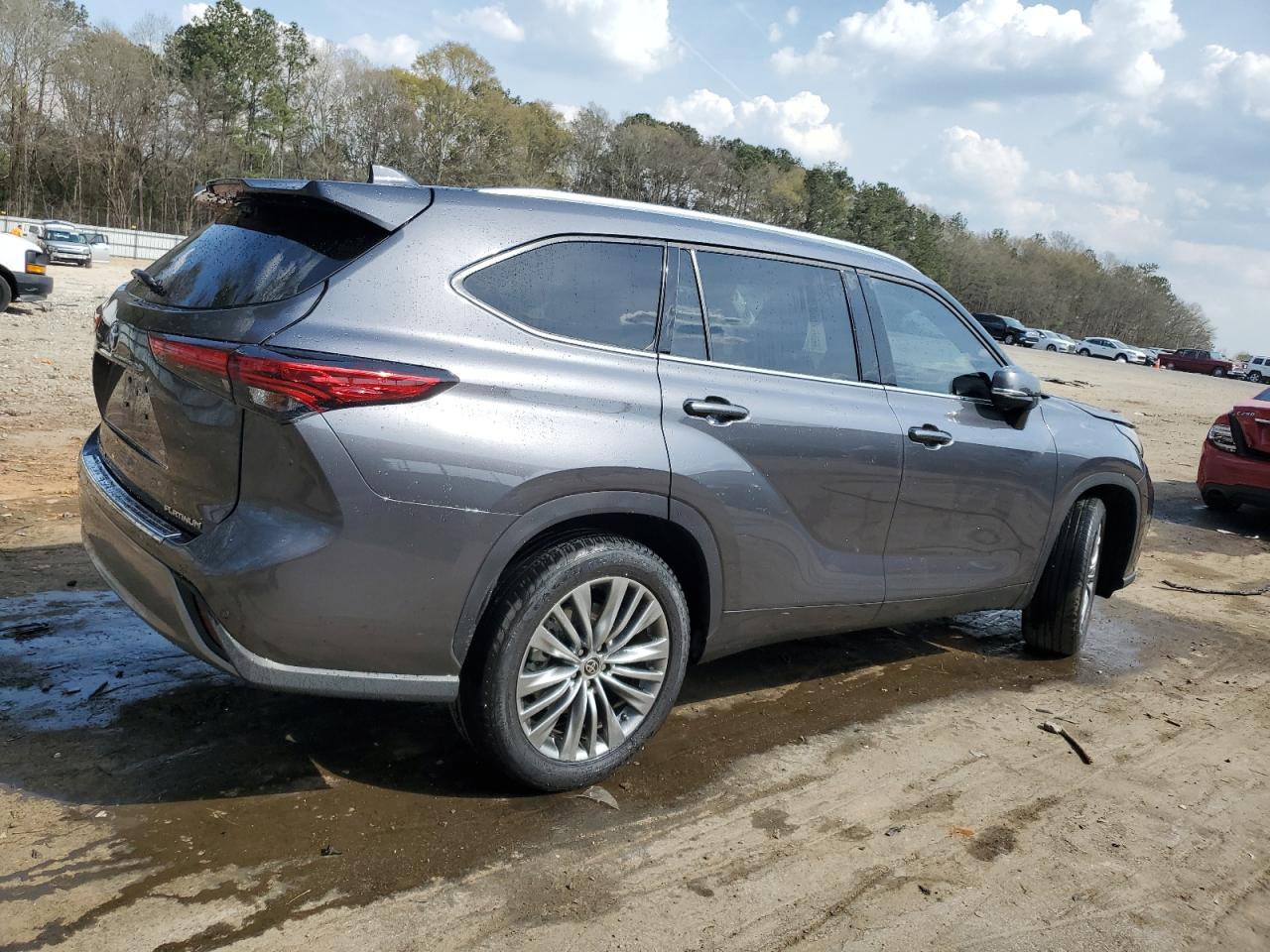 5TDFZRAH4NS100339 2022 Toyota Highlander Platinum