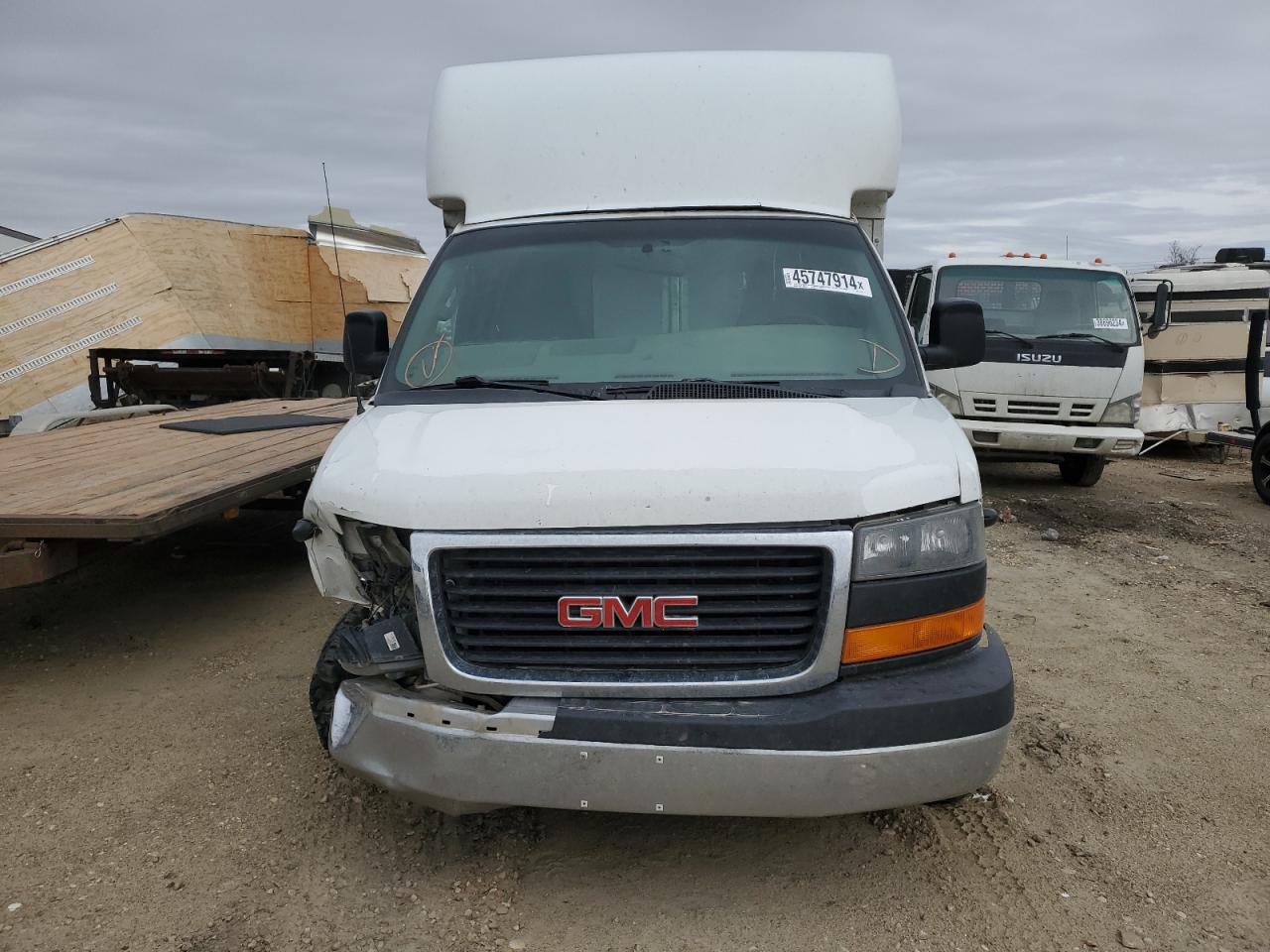 Lot #2940330105 2018 GMC SAVANA CUT