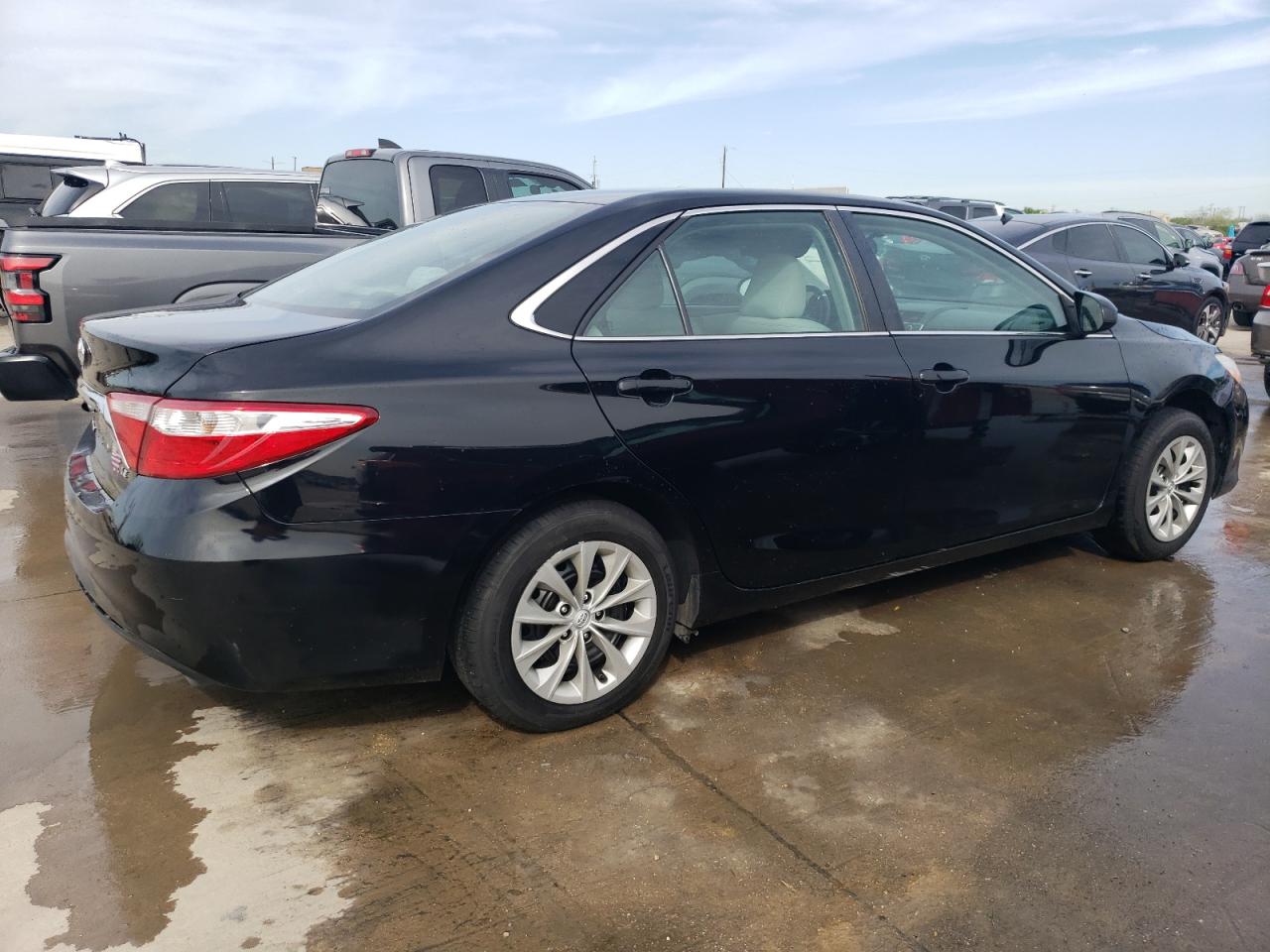 2017 Toyota Camry Le vin: 4T1BF1FK2HU402057