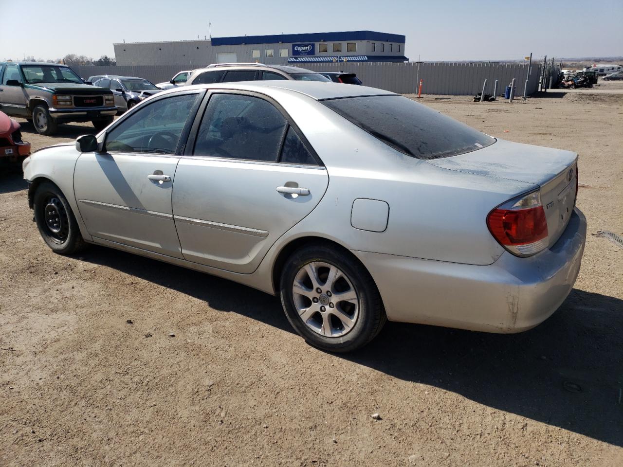 JTDBF32K150164646 2005 Toyota Camry Le