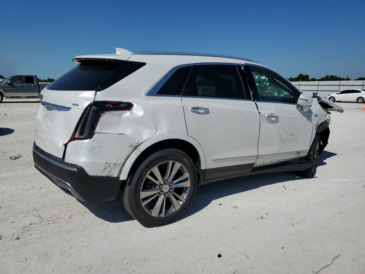 1GYKNCRS4NZ121448 2022 Cadillac Xt5 Premium Luxury