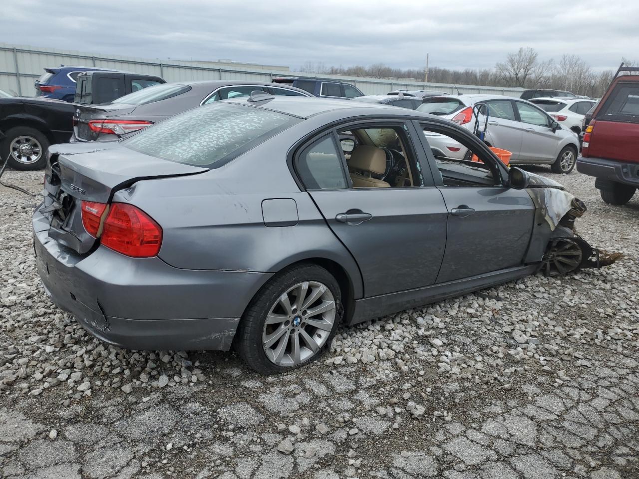 WBAPH7C53BE681927 2011 BMW 328 I