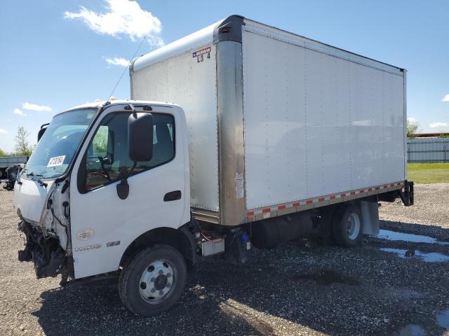 Lot #2426017762 2020 HINO 155 salvage car