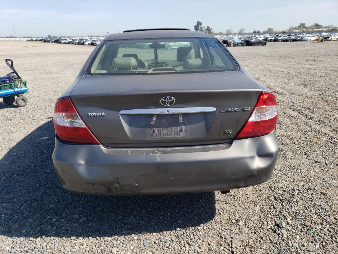 4T1BF32K94U575294 2004 Toyota Camry Le