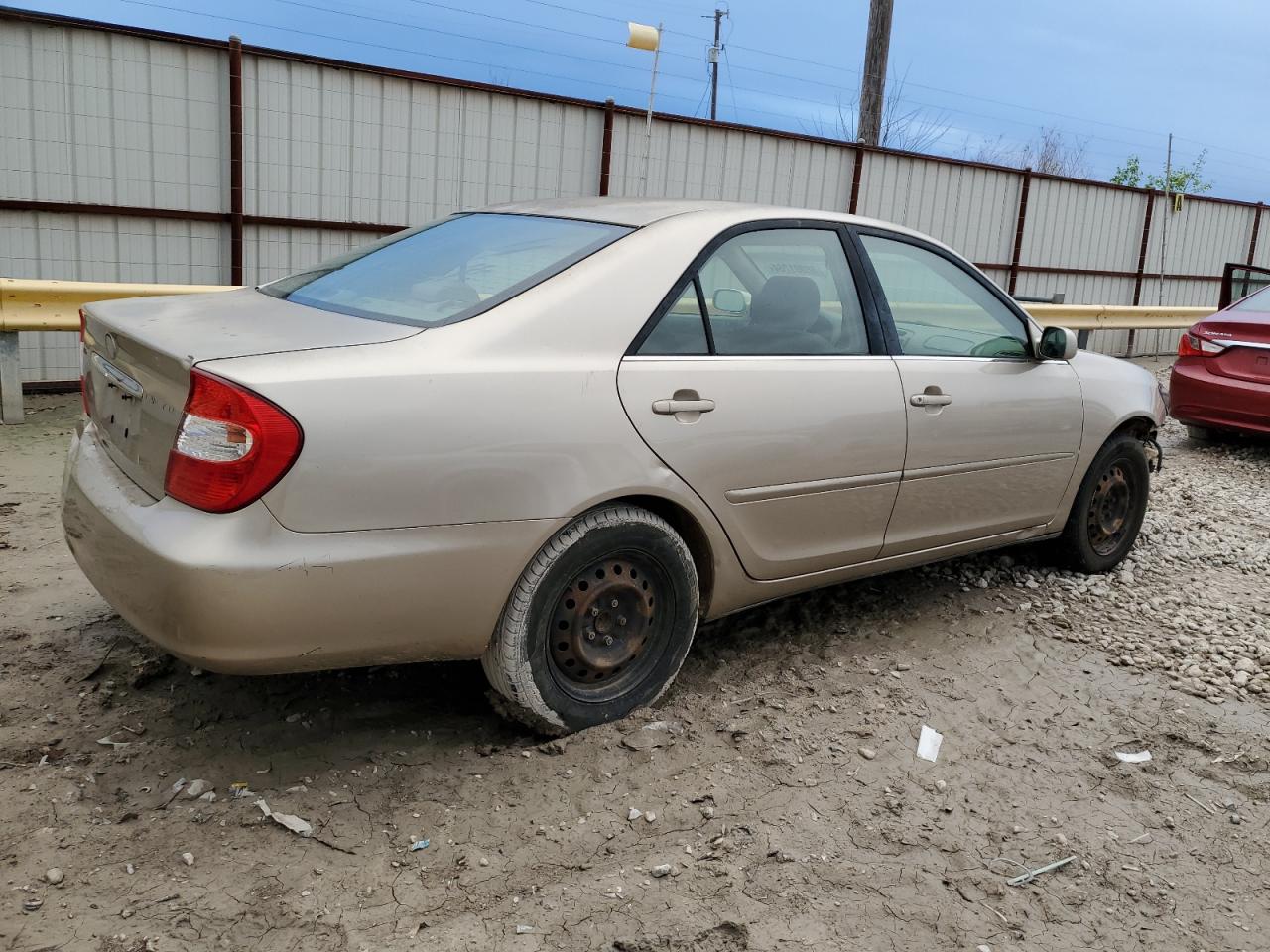 JTDBE32K640263447 2004 Toyota Camry Le