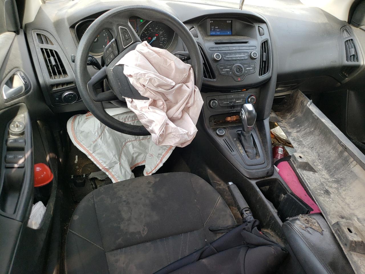 1FADP3F28FL317495 2015 Ford Focus Se