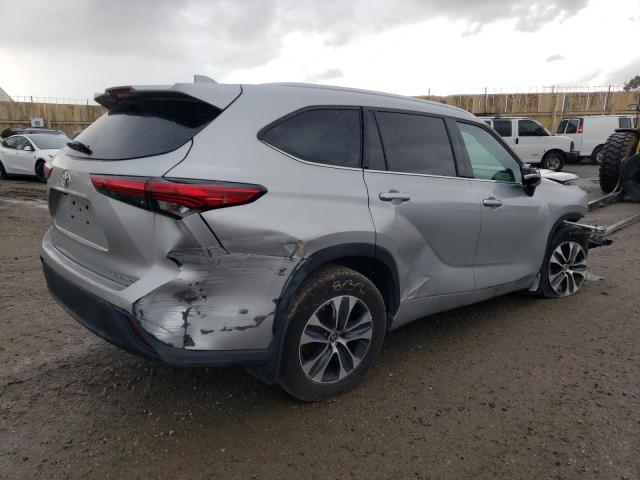 VIN 5TDGZRBH7MS552819 2021 Toyota Highlander, Xle no.3