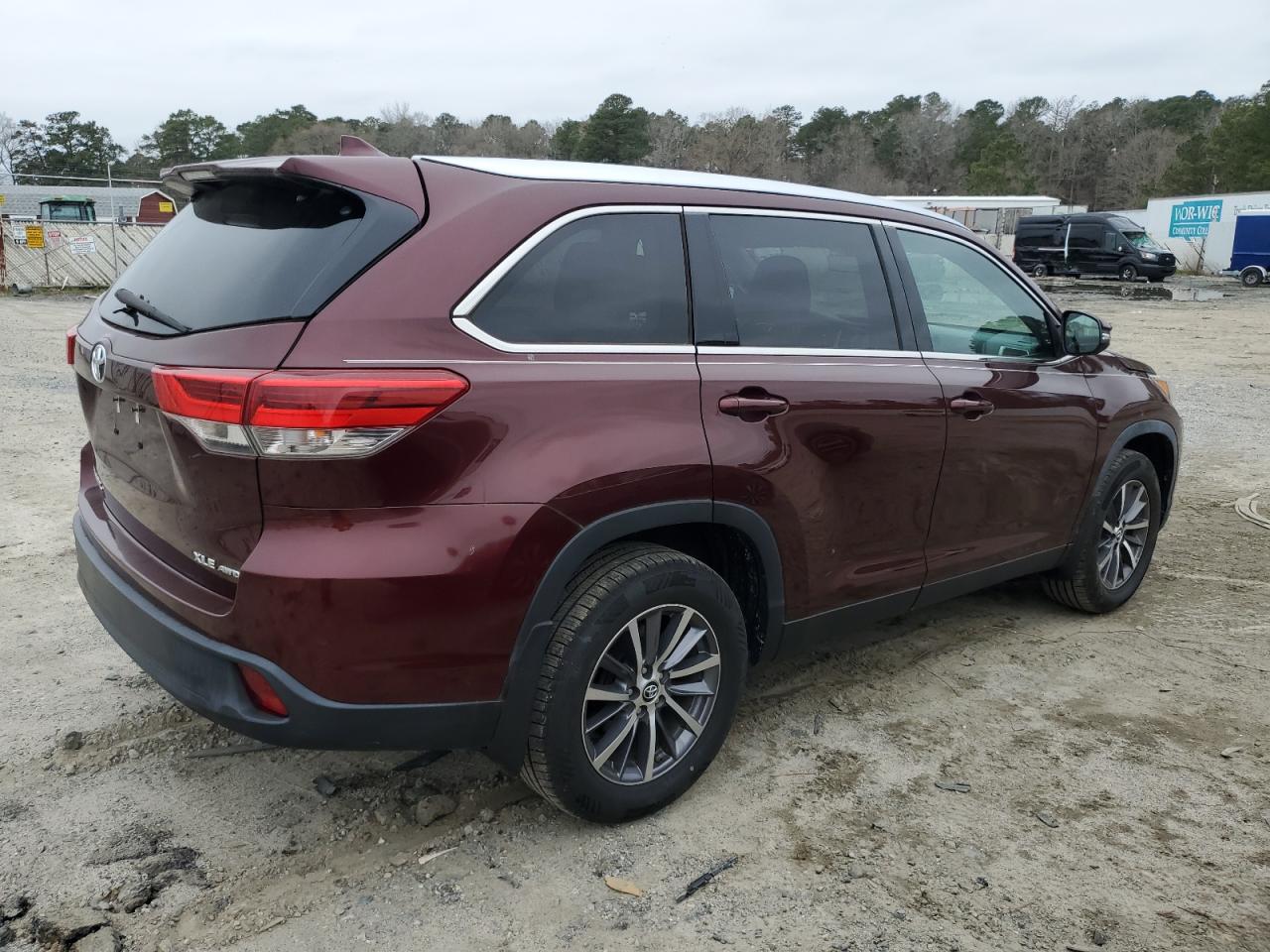 2019 Toyota Highlander Se vin: 5TDJZRFH2KS927626