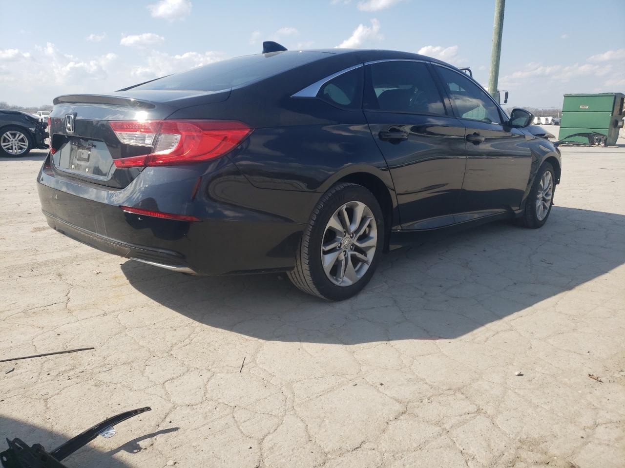 2018 Honda Accord Lx vin: 1HGCV1F19JA019356