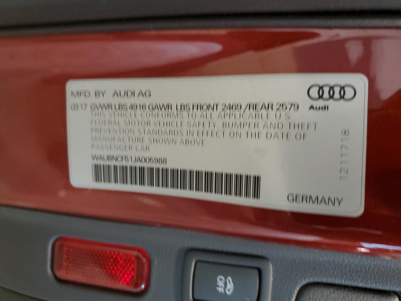 Фото: WAUBNCF51JA005988 - 13