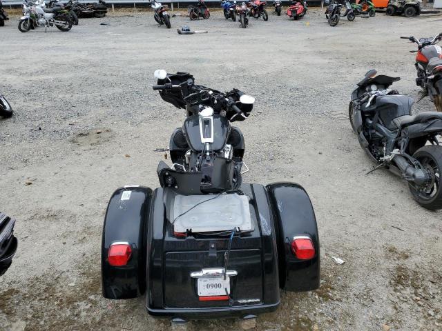 2021 HARLEY-DAVIDSON FLHTCUTG 1HD1MAF1XMB850631