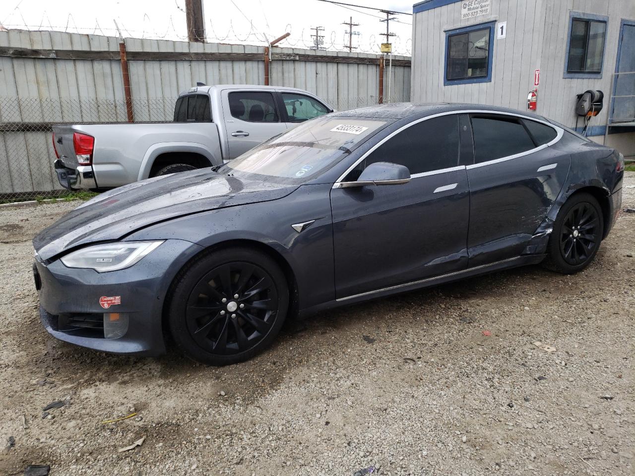 2017 Tesla Model S vin: 5YJSA1E27HF206144