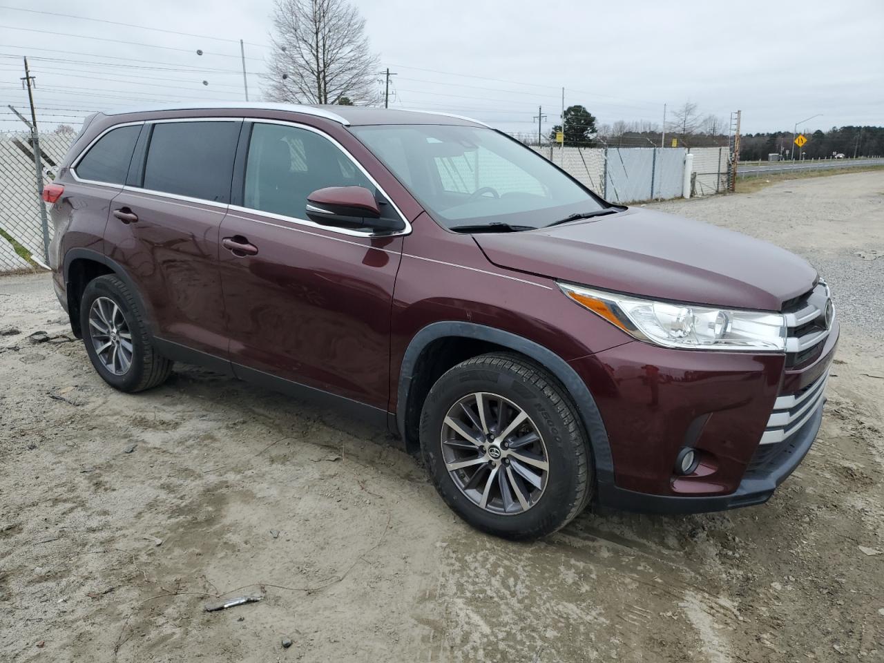 2019 Toyota Highlander Se vin: 5TDJZRFH2KS927626