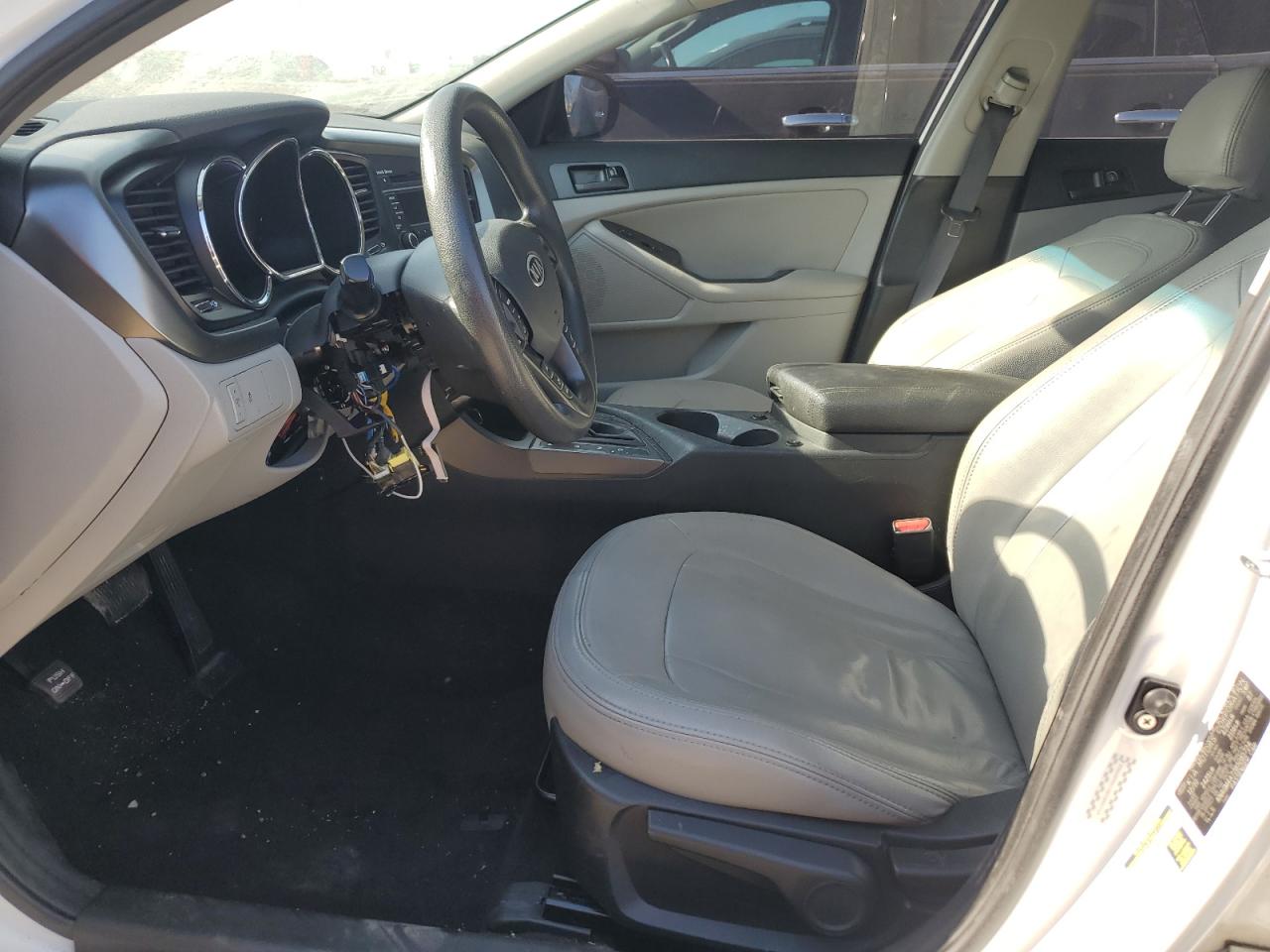 KNAGM4A72B5085724 2011 Kia Optima Lx