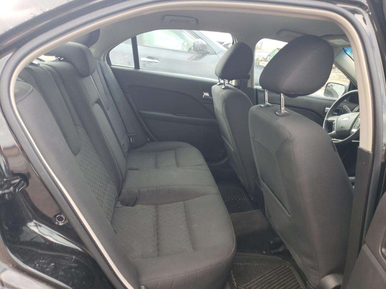 3FAHP0HAXBR207855 2011 Ford Fusion Se