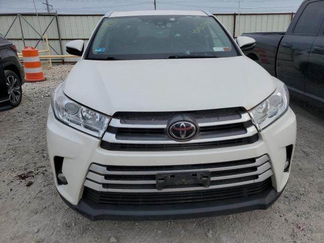 VIN 5TDJZRFH9JS525553 2018 Toyota Highlander, SE no.5