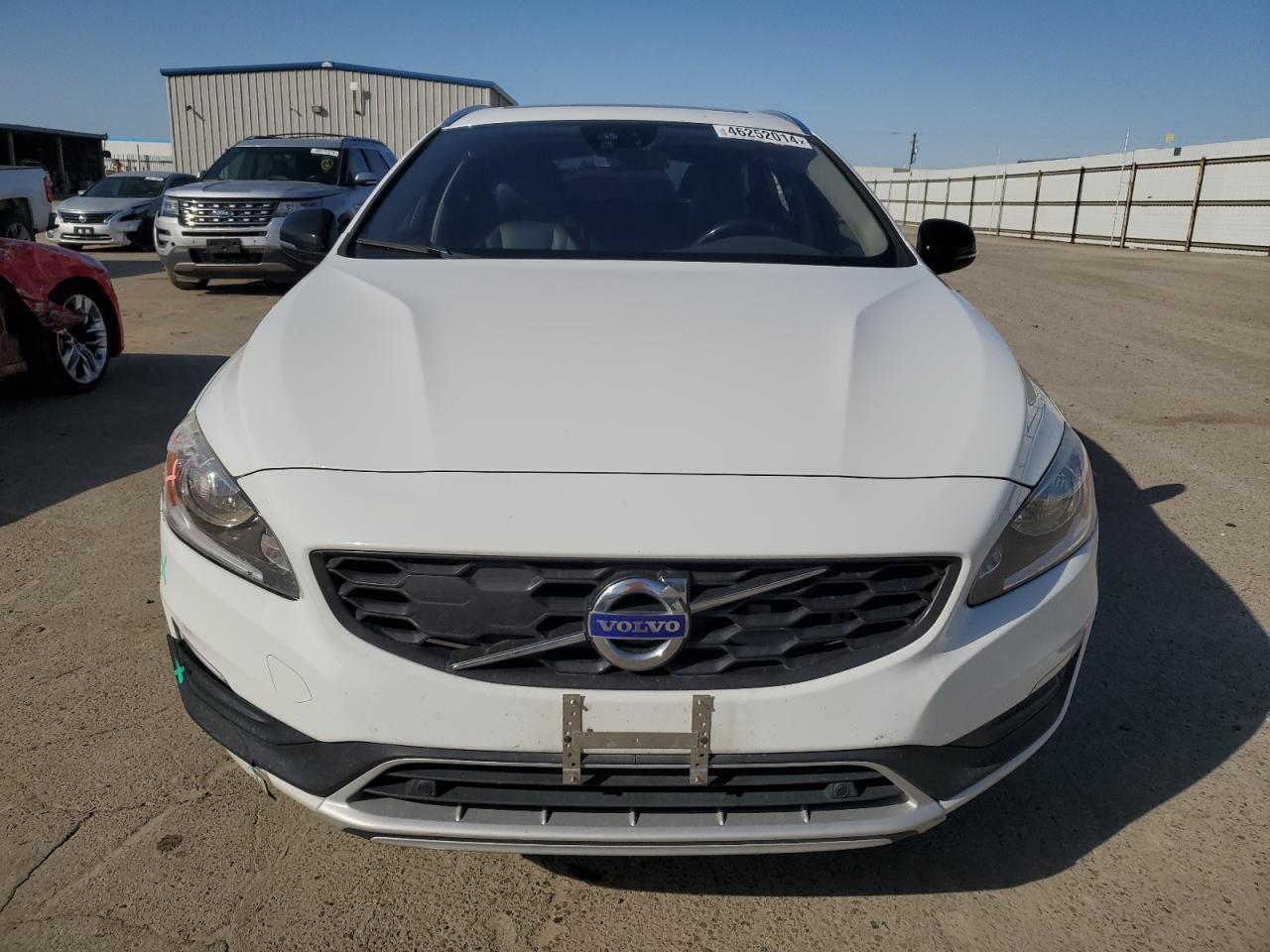 Lot #2494519161 2018 VOLVO V60 CROSS