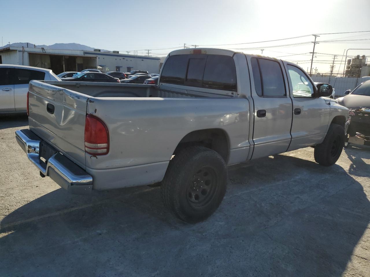 1B7GL2AN9YS680489 2000 Dodge Dakota Quad