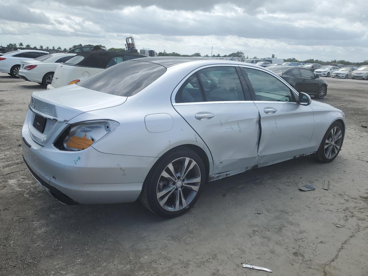 55SWF4JB1GU167087 2016 Mercedes-Benz C 300