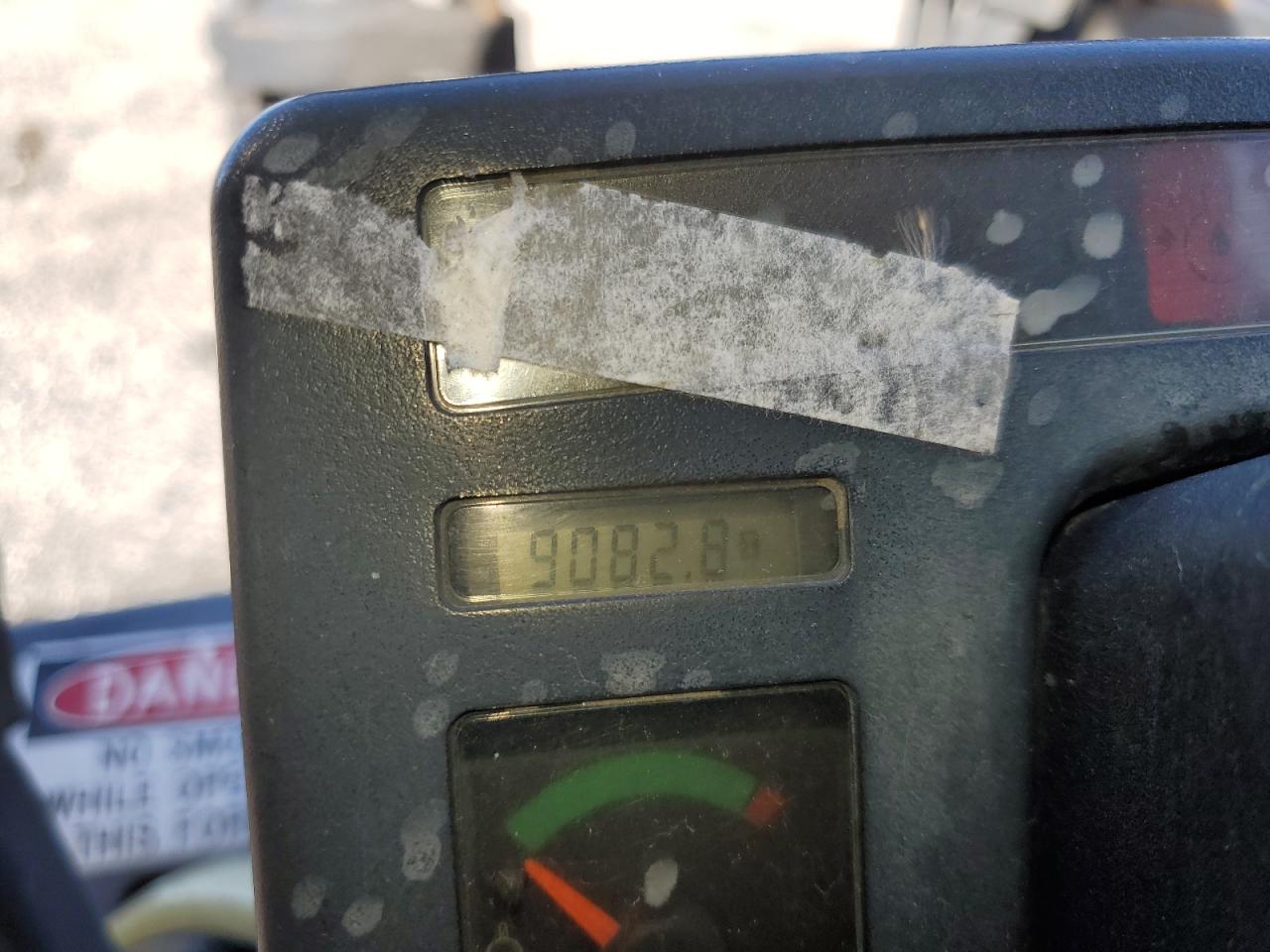 Lot #2411658212 2004 HYST FORKLIFT