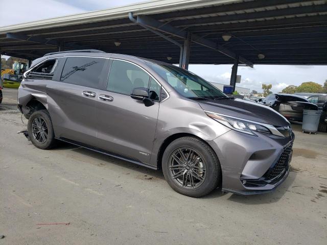 2021 TOYOTA SIENNA XSE - 5TDDSKFC0MS027713
