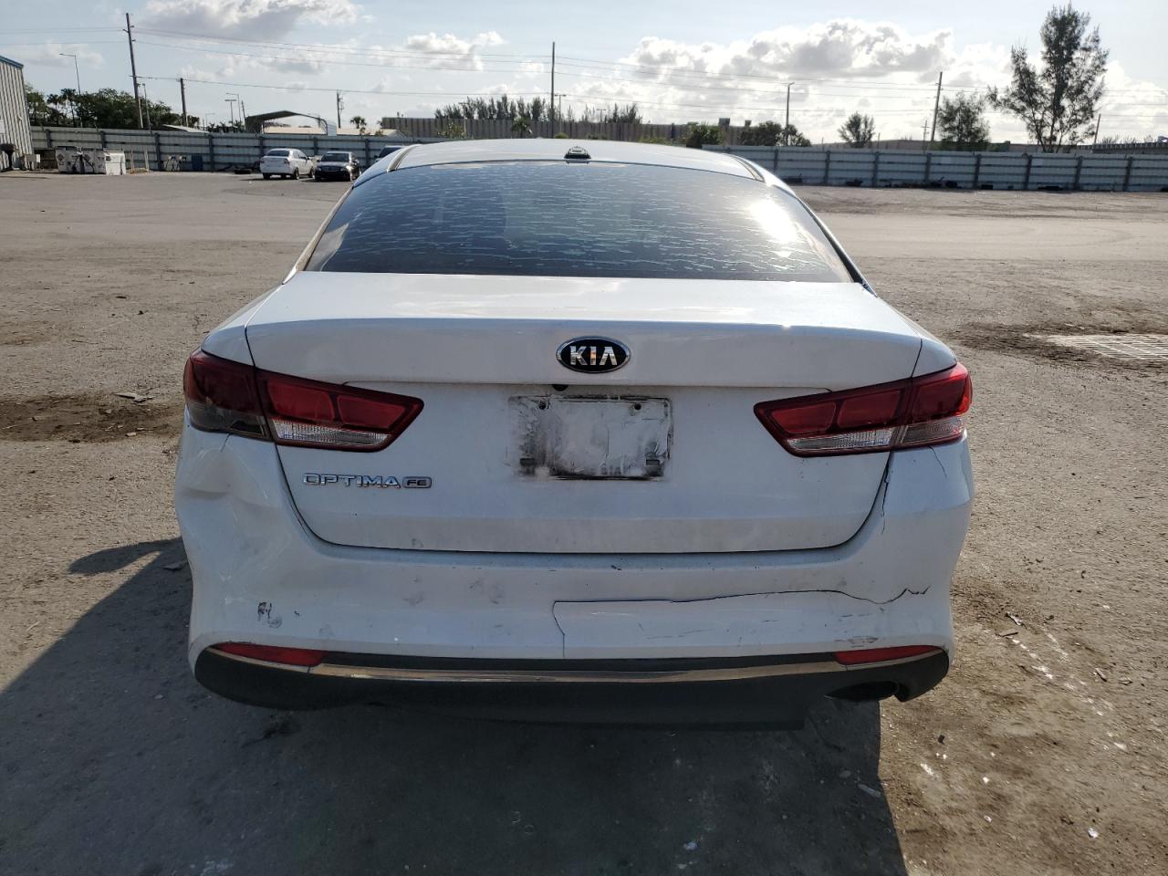 2017 Kia Optima Lx vin: 5XXGT4L39HG153778