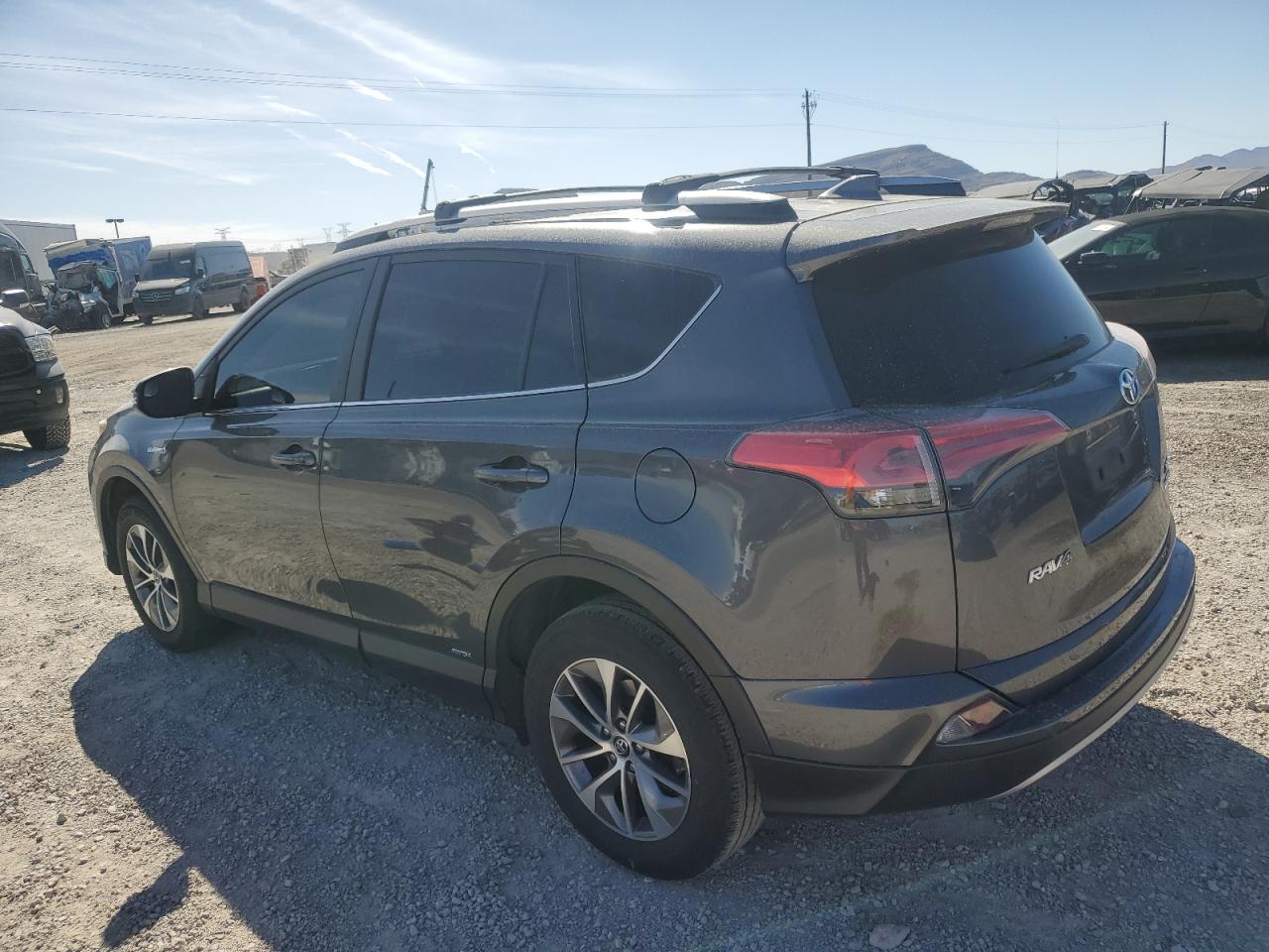 2018 Toyota Rav4 Hv Le vin: JTMRJREV9JD166153