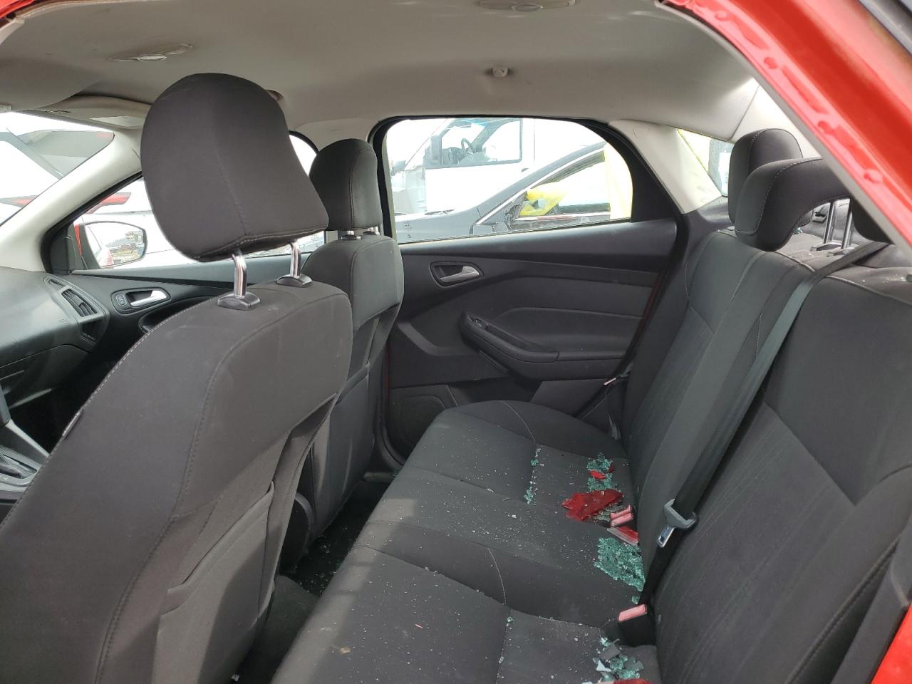 1FADP3F24FL204207 2015 Ford Focus Se