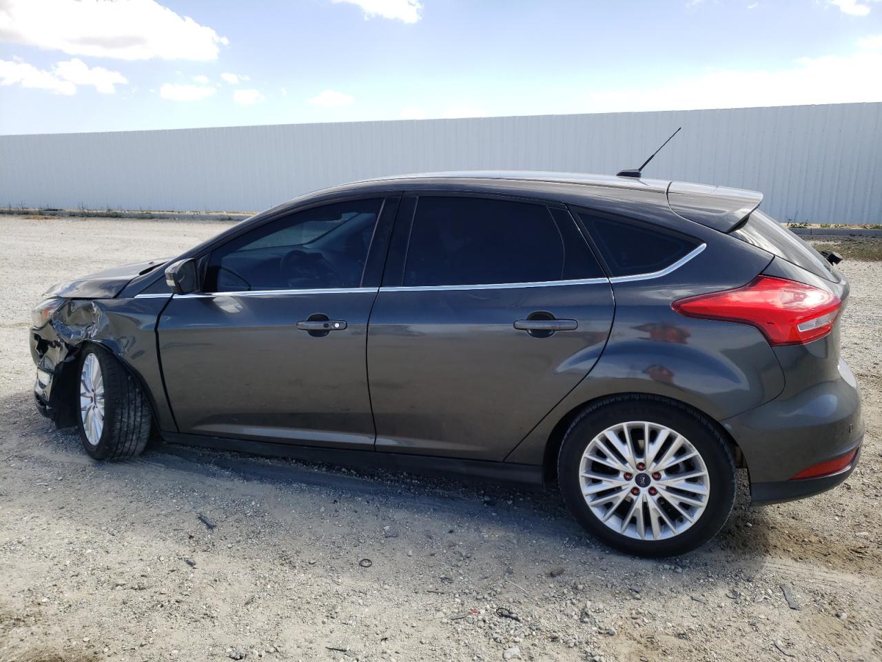 1FADP3N2XFL386979 2015 Ford Focus Titanium