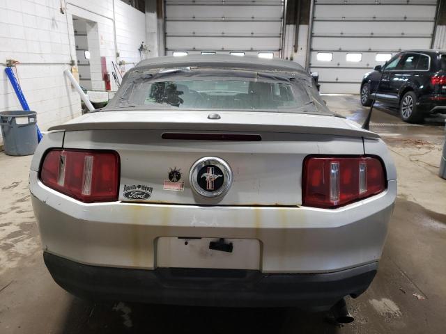 Lot #2406394132 2010 FORD MUSTANG salvage car