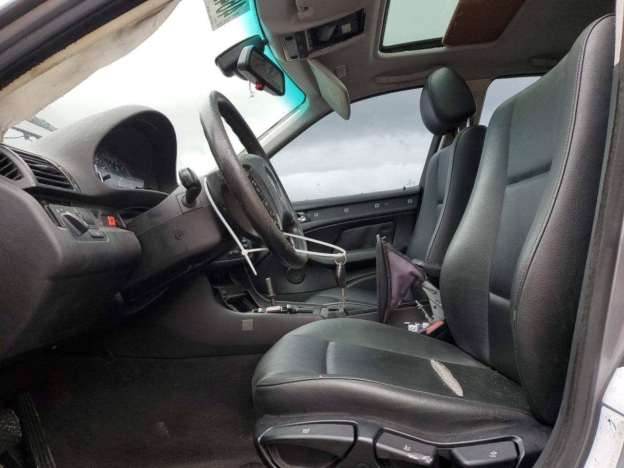 WBAEV33474KR27351 2004 BMW 325 I