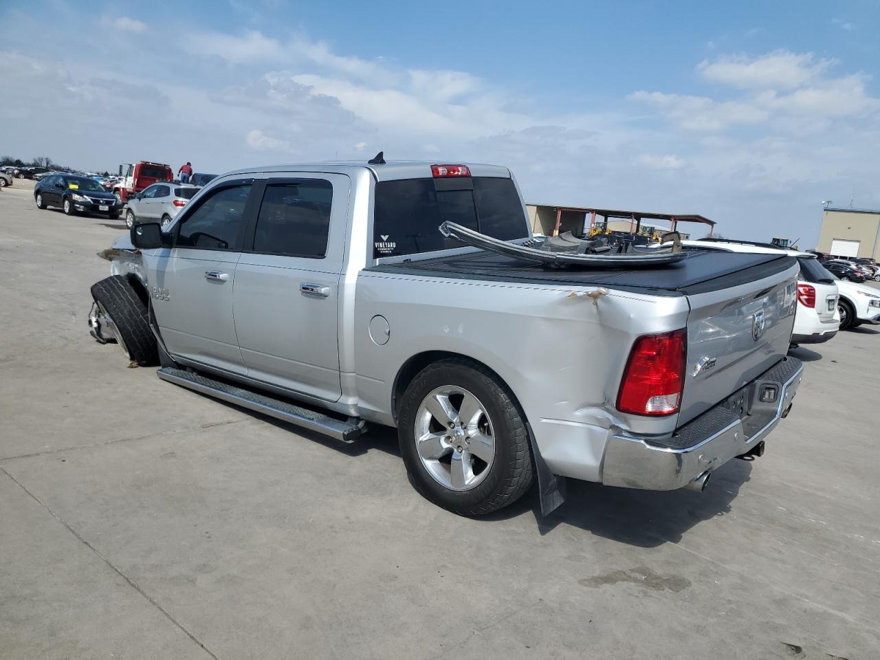 1C6RR6LT3HS556395 2017 Ram 1500 Slt