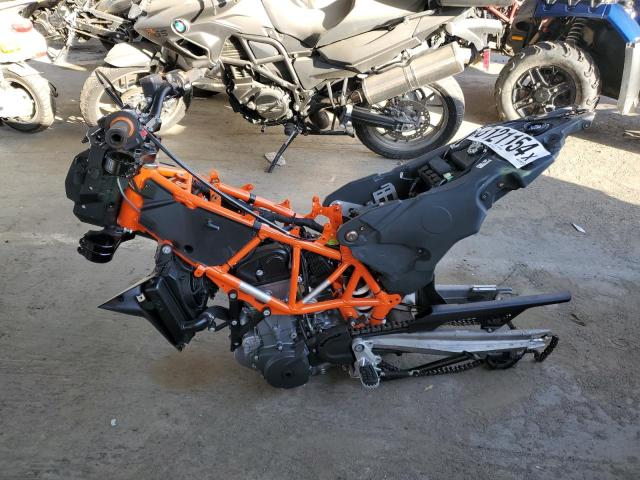 2022 KTM 690 SMC R VBKLSV404NM736100