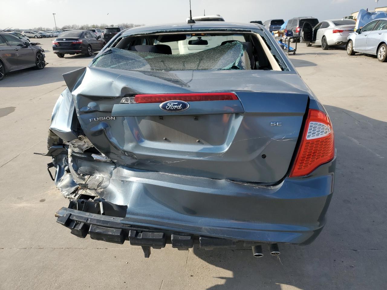 3FAHP0HA5BR303621 2011 Ford Fusion Se