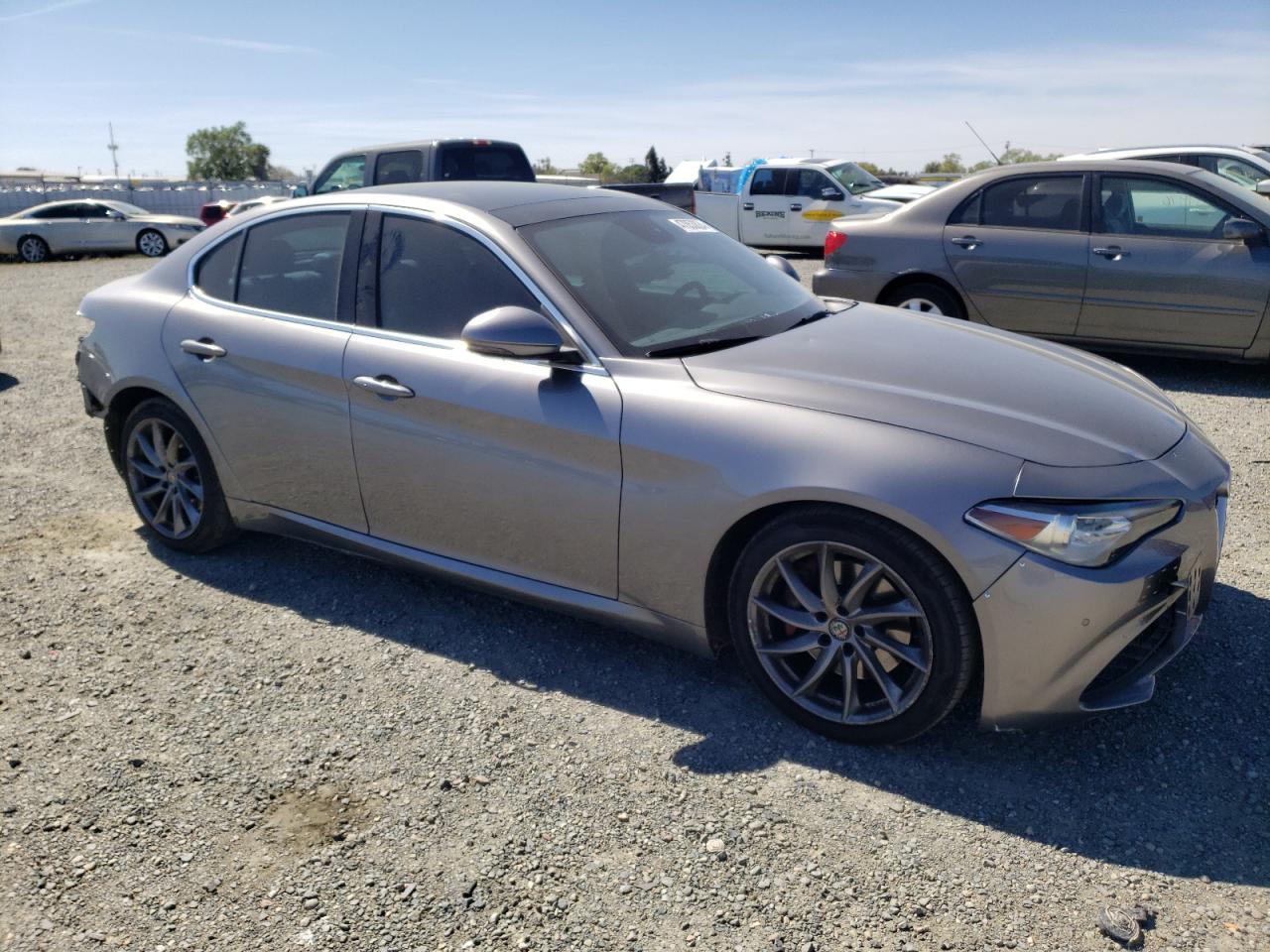 ZARFAEBNXH7555138 2017 Alfa Romeo Giulia