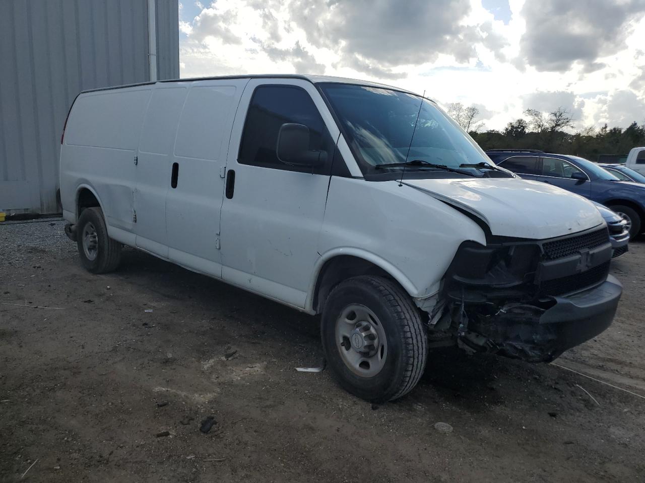 1GCWGBFF9H1107759 2017 Chevrolet Express G2500