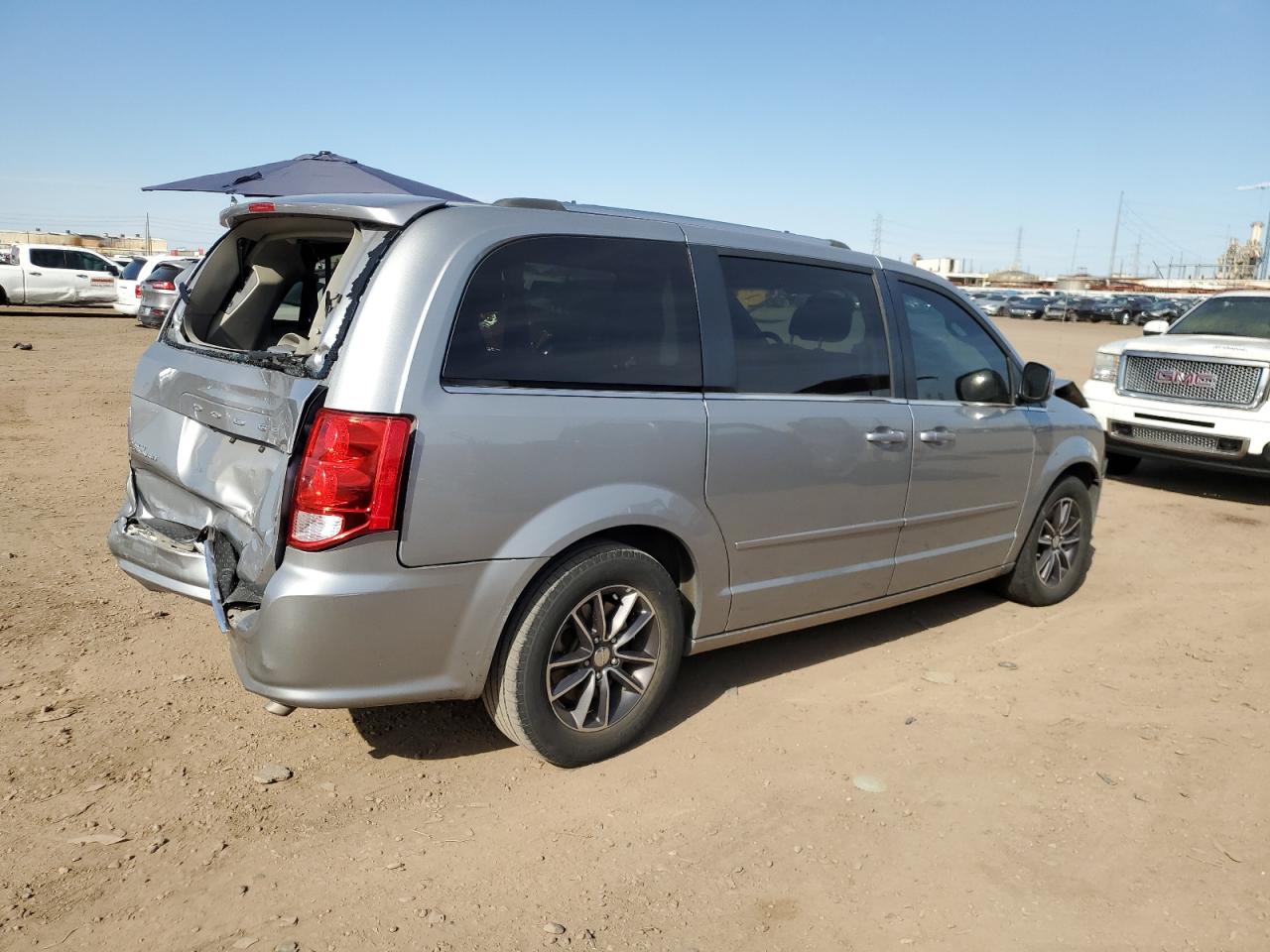 2C4RDGCG8HR671270 2017 Dodge Grand Caravan Sxt