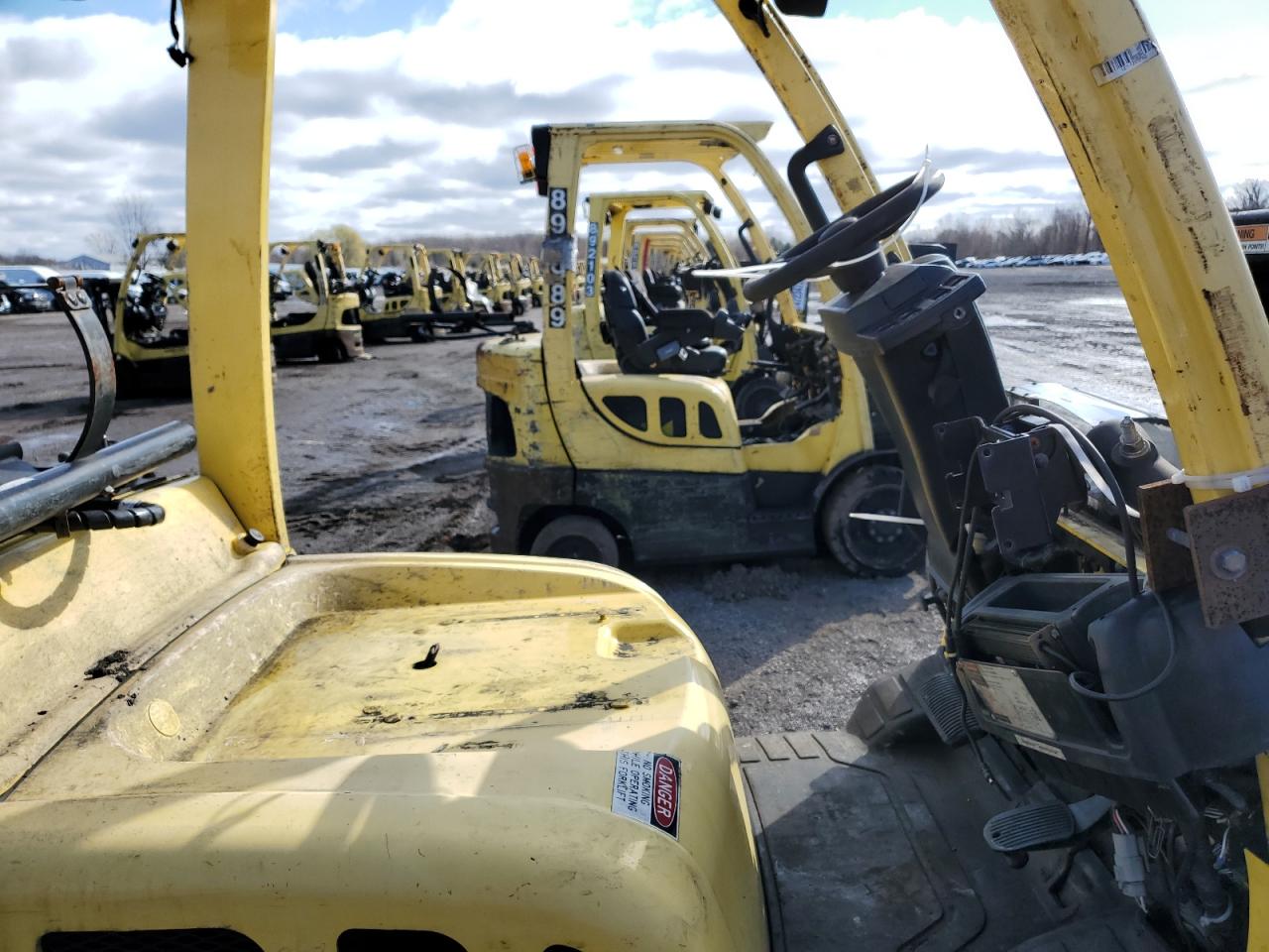 Lot #3242791955 2007 HYST FORKLIFT