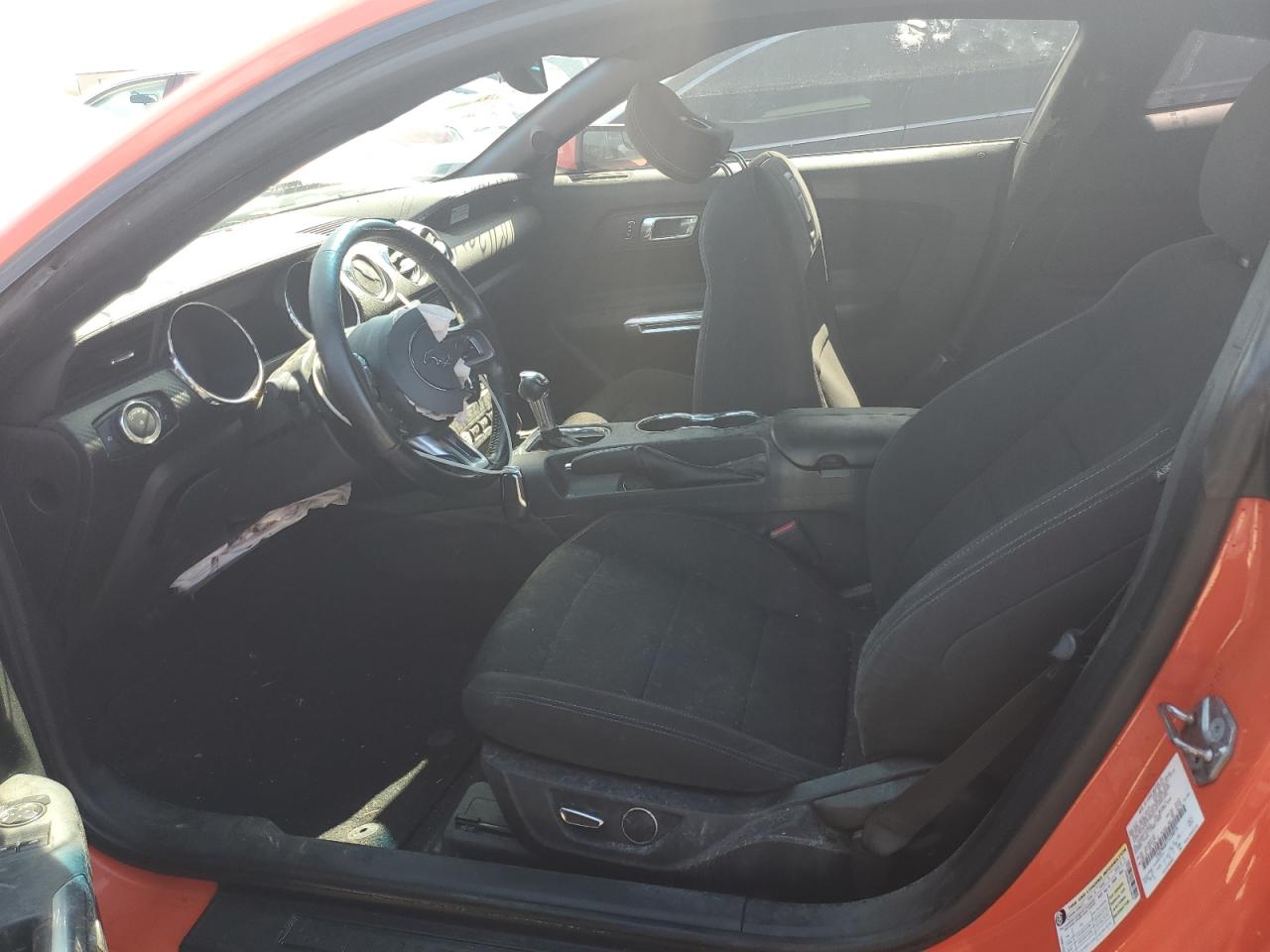 1FA6P8AM1F5338076 2015 Ford Mustang