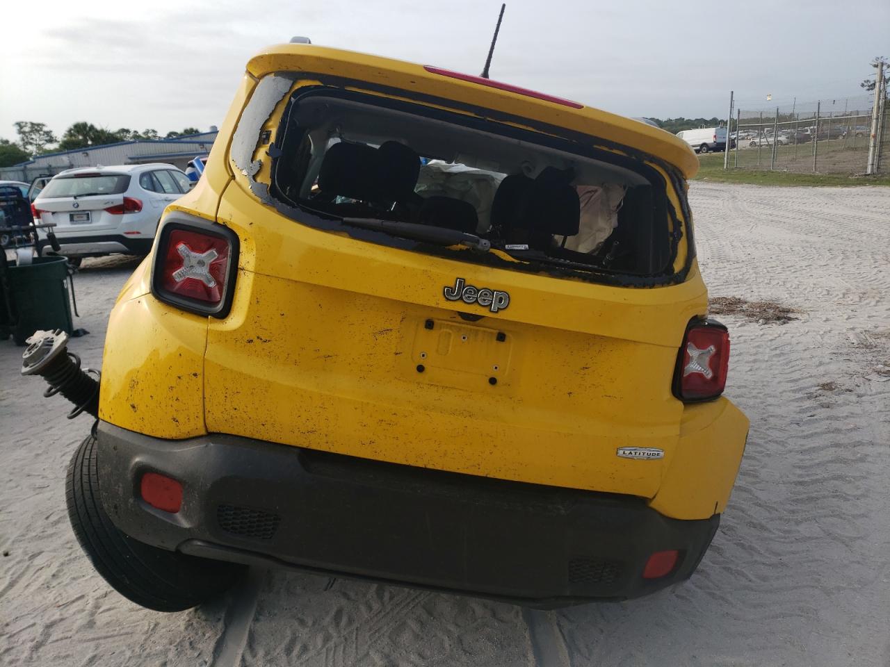 ZACCJABT8GPE12694 2016 Jeep Renegade Latitude