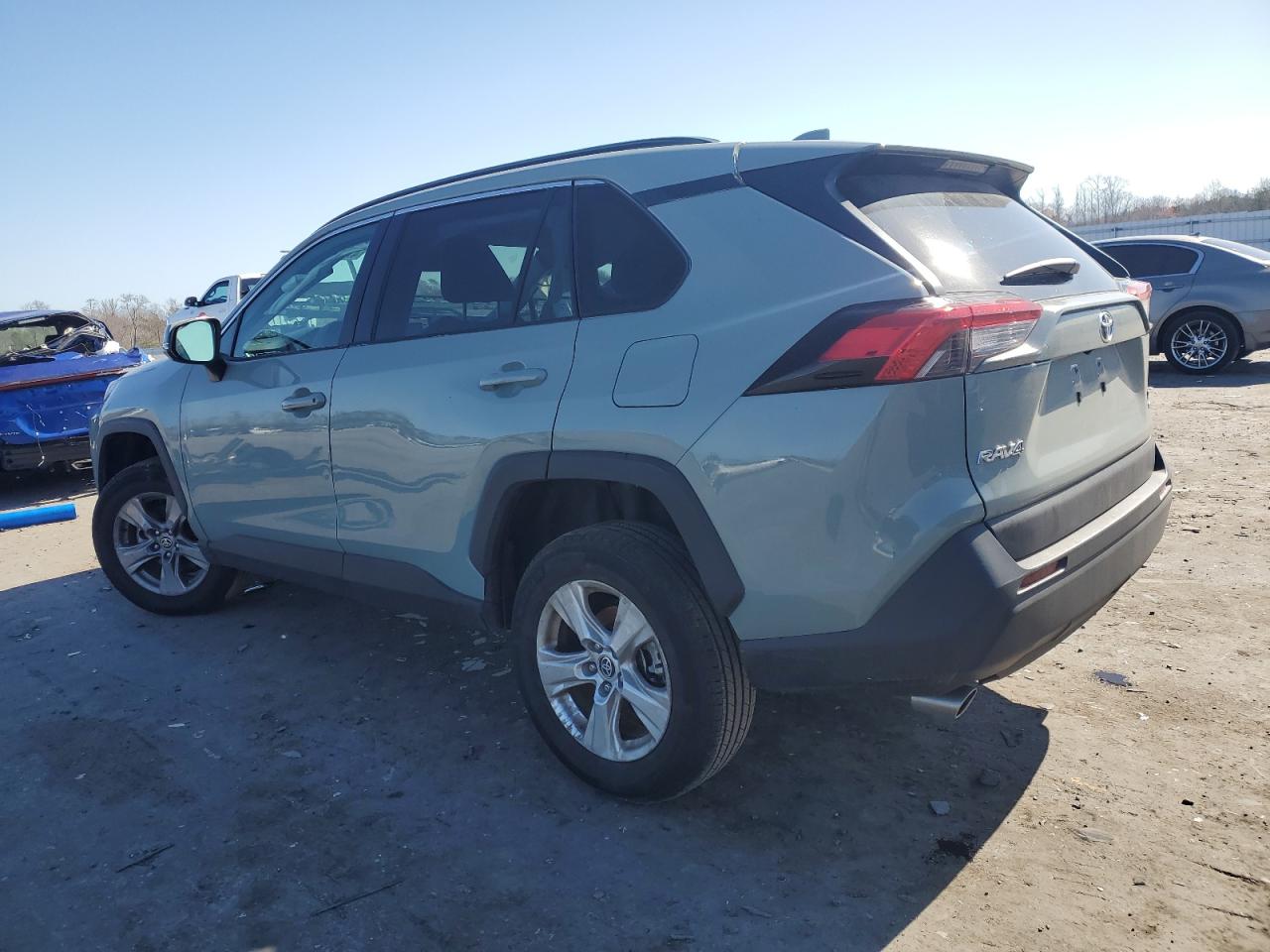 2T3P1RFV6NW300132 2022 Toyota Rav4 Xle