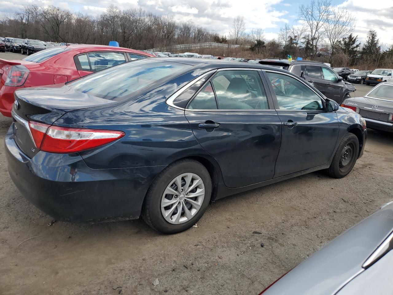 2015 Toyota Camry Le vin: 4T4BF1FK9FR512915