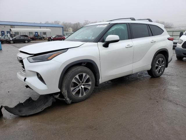 Lot #2477817051 2022 TOYOTA HIGHLANDER salvage car