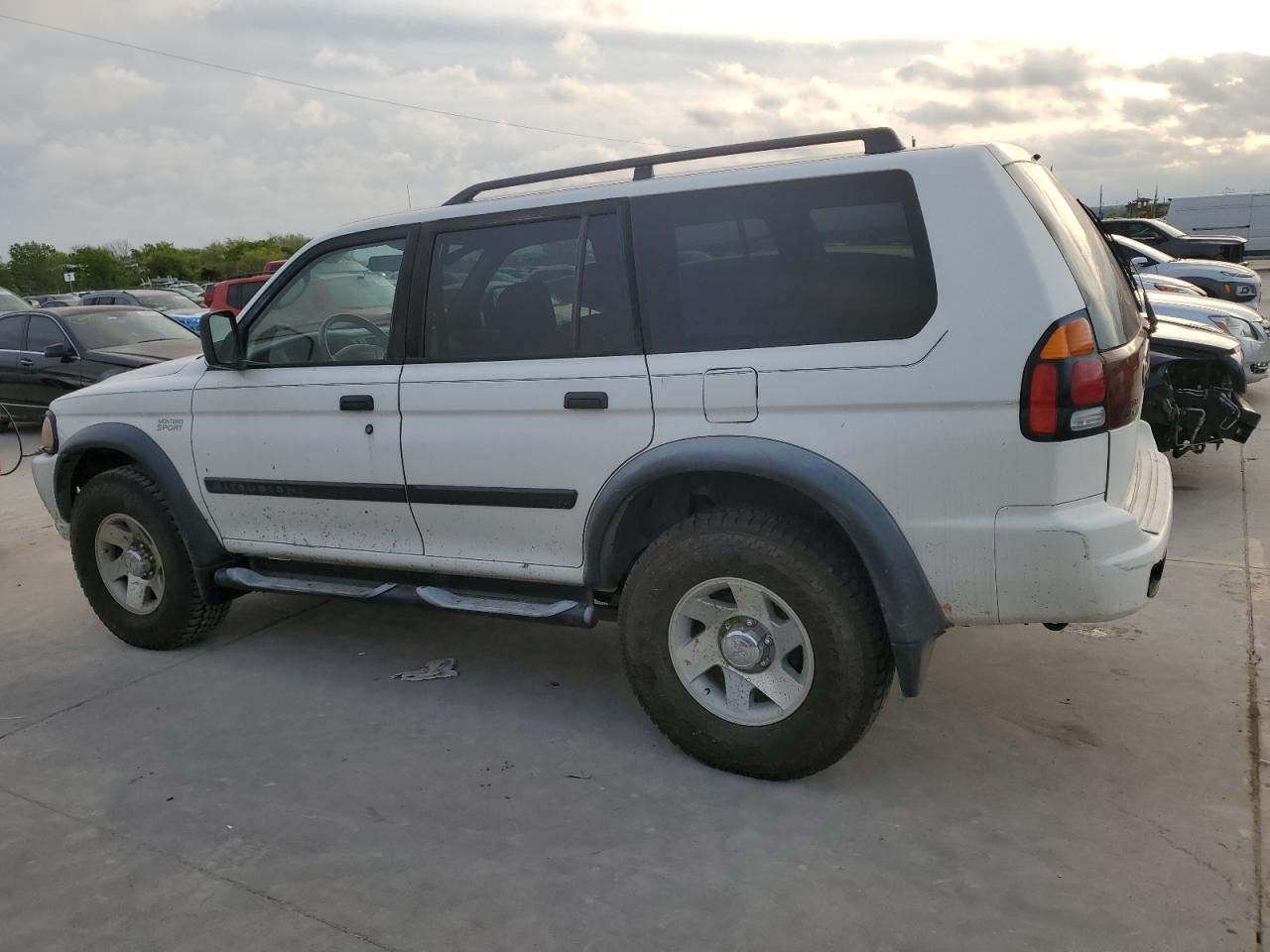 JA4LS21HX2P013964 2002 Mitsubishi Montero Sport Es