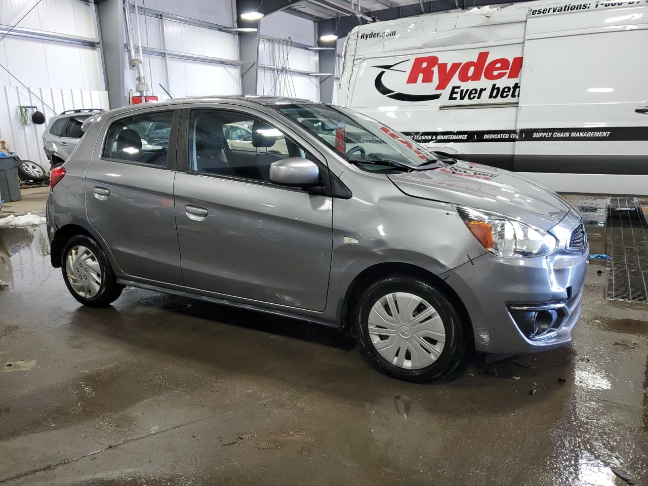 2018 Mitsubishi Mirage Es vin: ML32A3HJ7JH000572