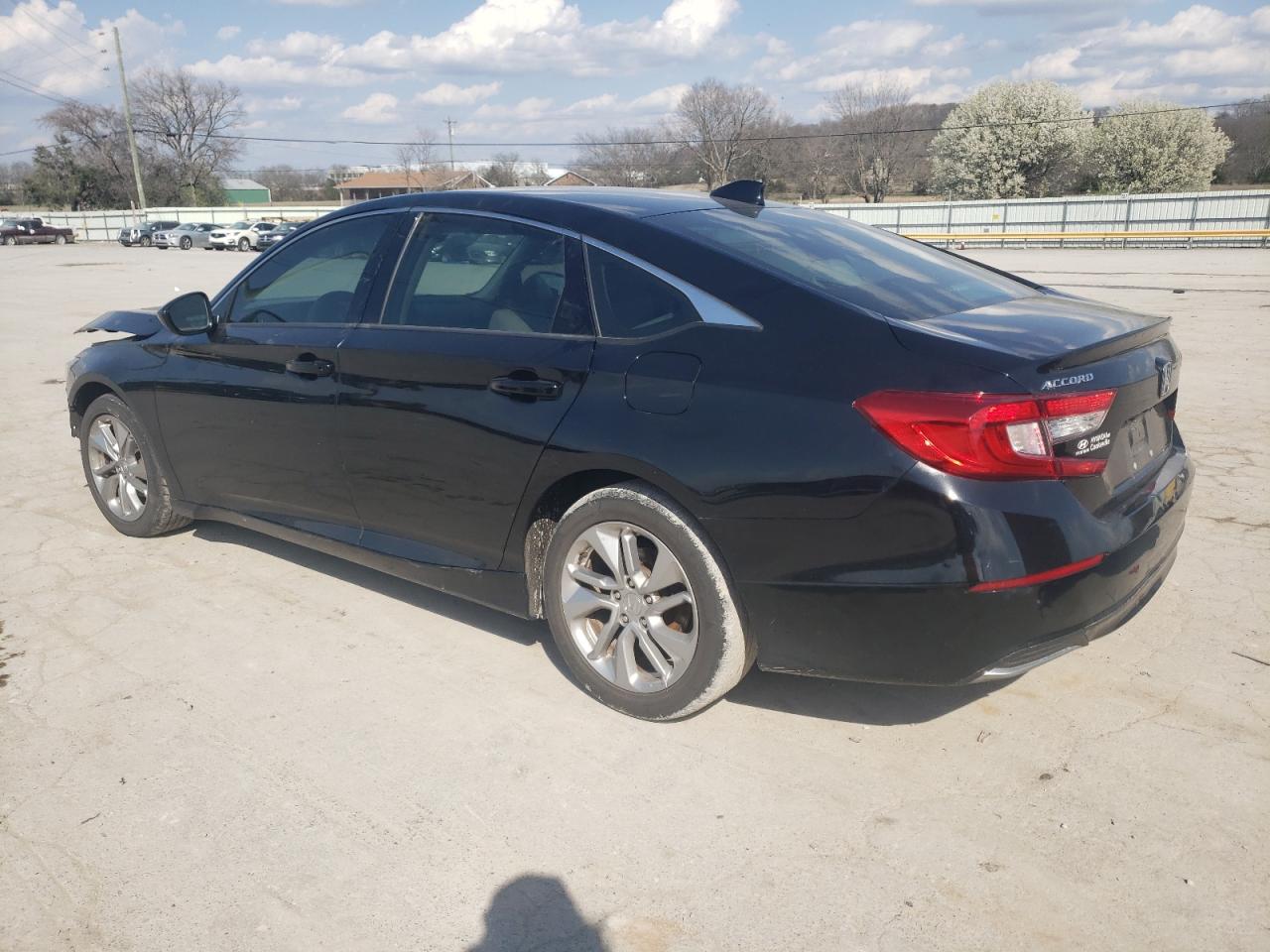 2018 Honda Accord Lx vin: 1HGCV1F19JA019356