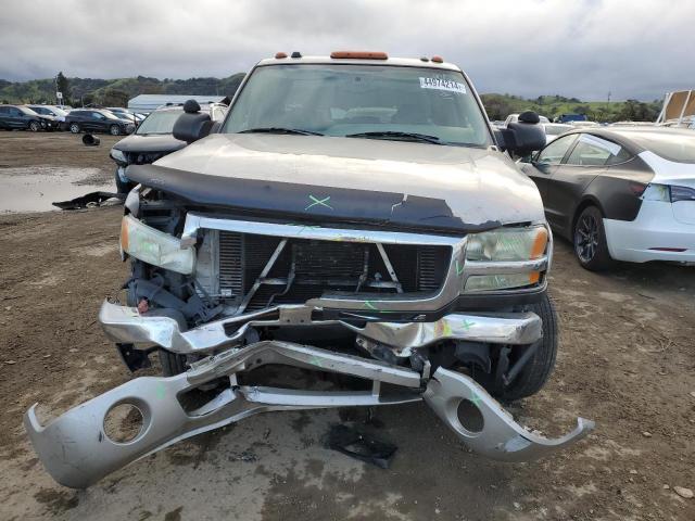 2004 GMC New Sierra K3500 VIN: 1GTJK332X4F257702 Lot: 44974214